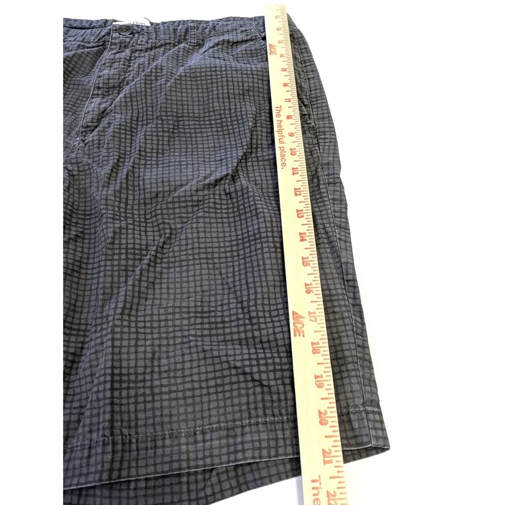 Calvin Klein Mens Grey Black Grid Pattern Cotton Shorts Size 36 Flat Casual
